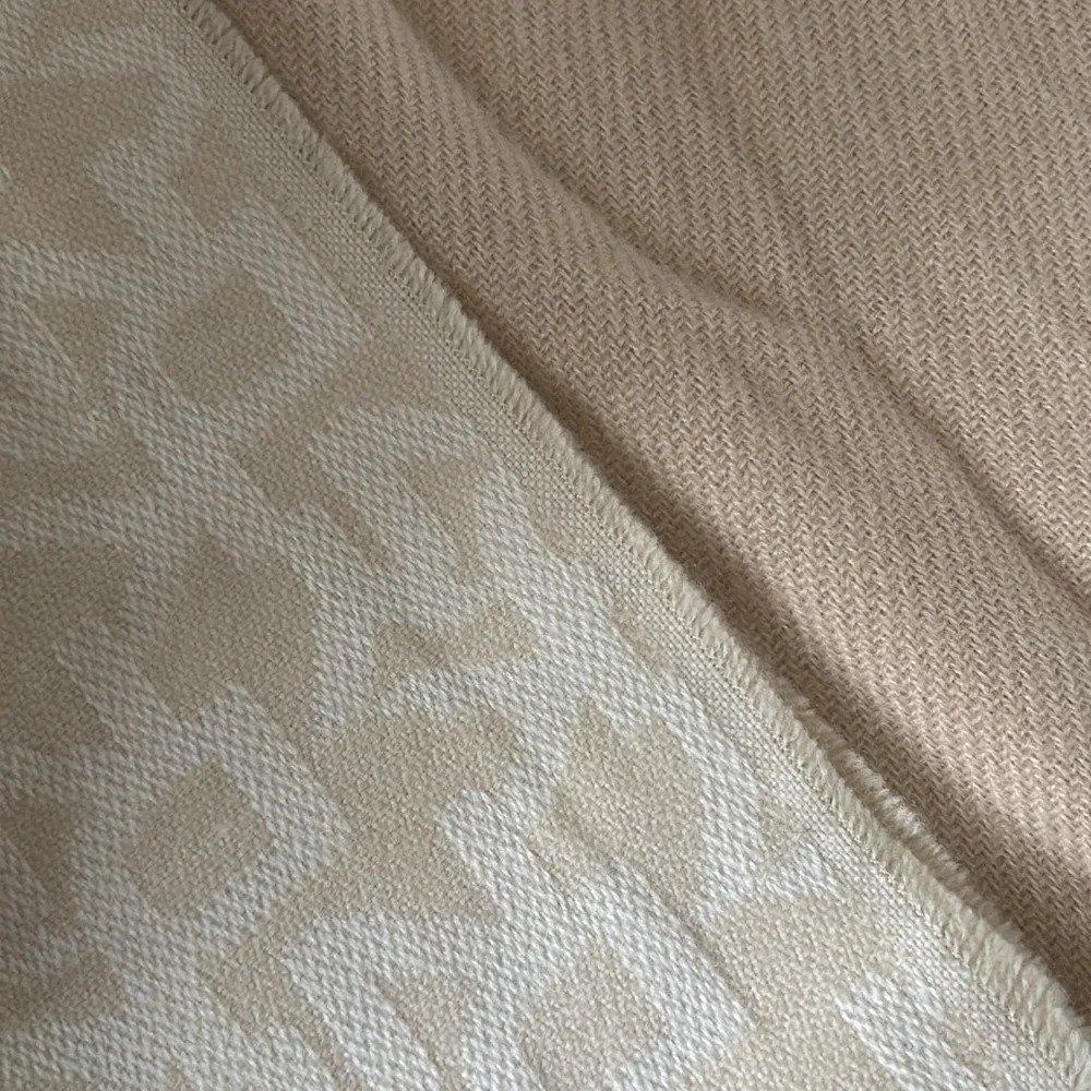 DKNY Double panel Woven Logo Wrap Scarf – Beige/Cream – Oversized 12” x 74”